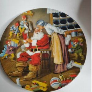 1982 Royal Manor Porc A Kiss For Santa Coll Plate